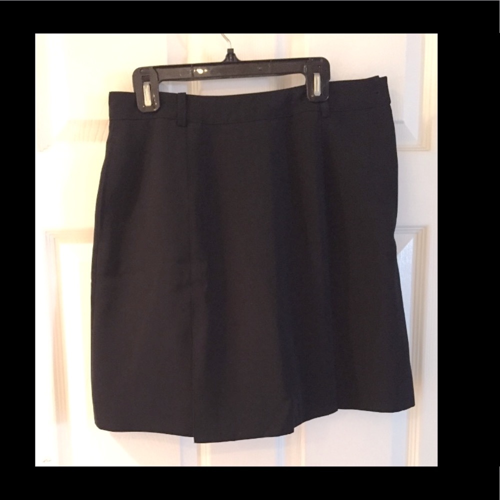 Black Skort - Perfect for Travel!